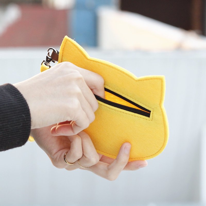 羊毛毡猫咪随身包/附手腕带-蛋黄猫 - 化妆包/杂物包 - 羊毛 黄色