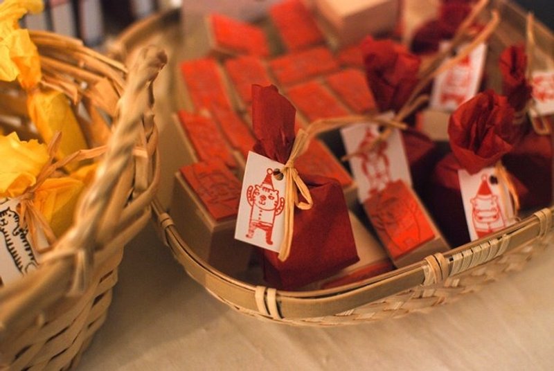 针线球--动物运动会印章 - 其他 - 木头 金色