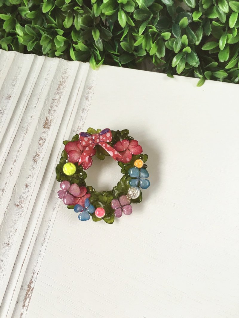 ‘圣诞节限定’ 圣诞真绣球花夜光玻璃球花环胸针 / 心口针 - 胸针 - 植物．花 绿色