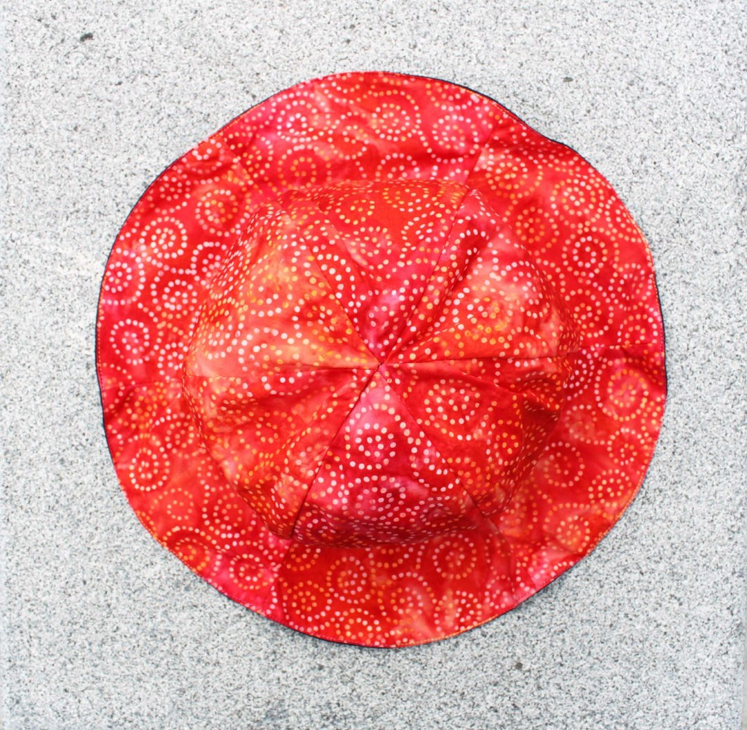 [CURLY CURLY] 艳红花 /一朵 帽 A Flower Of Hat (双面皆可戴) - 帽子 - 其他材质 红色
