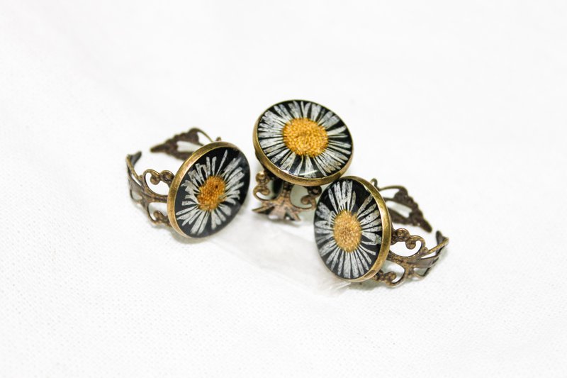 小雏菊戒指 - 其他 - 其他材质 黄色