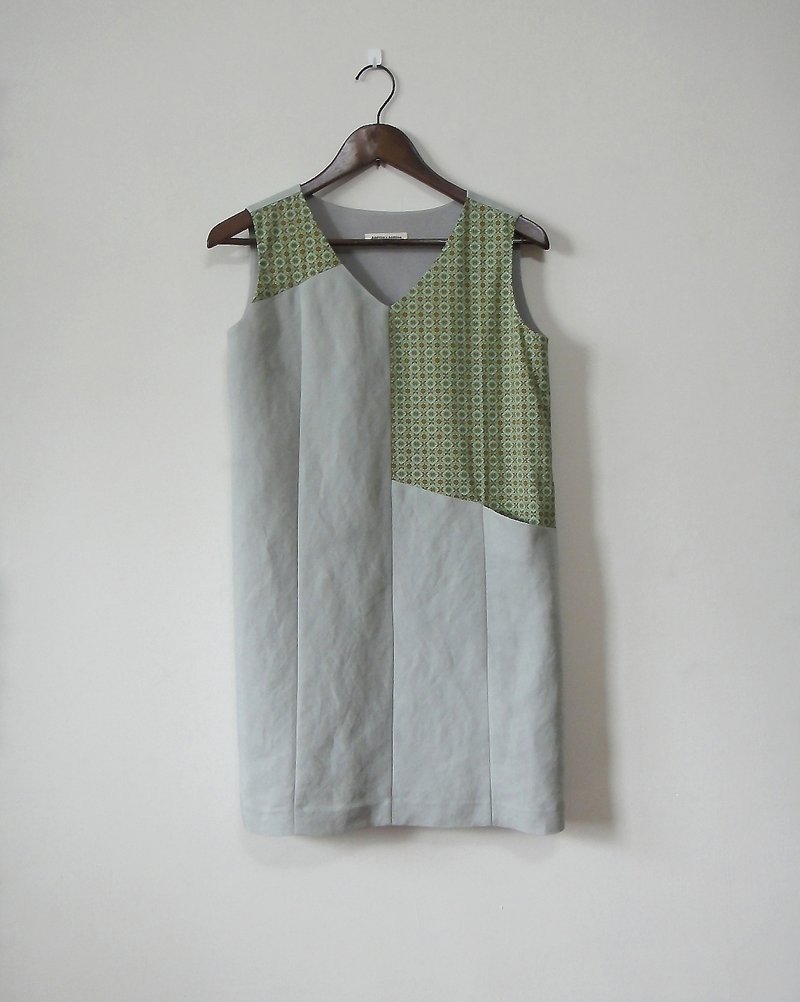 【Addition X Addition_手作．拼贴复古绿．无袖洋装】 - 洋装/连衣裙 - 其他材质 绿色