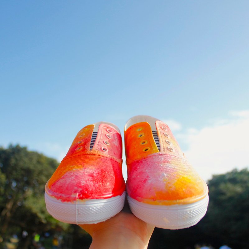 【花枝百货】脚上的风景 / 手绘男女童帆布鞋(附绑带)_热带艳阳 - 女款休闲鞋 - 其他材质 多色