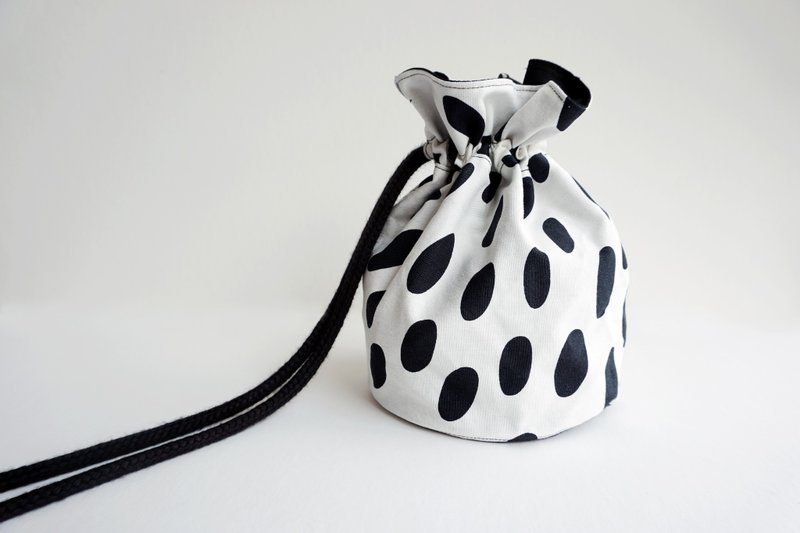 雨点水桶包 - 侧背包 - 斜背包 - 侧背包/斜挎包 - 其他材质 白色