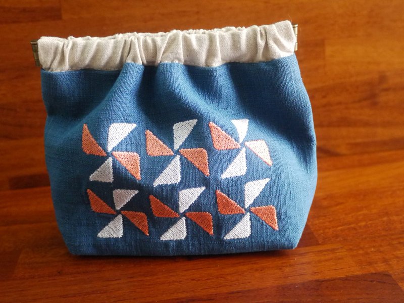 夏日风车 刺绣 弹片口金 收纳袋 钱包 （可绣中英文名字请备注） - 零钱包 - 绣线 蓝色