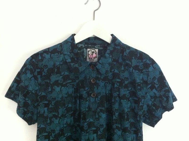 Handmade shirts with short sleeves Blue Cat Blue Cat Blouse - 女装衬衫 - 棉．麻 蓝色
