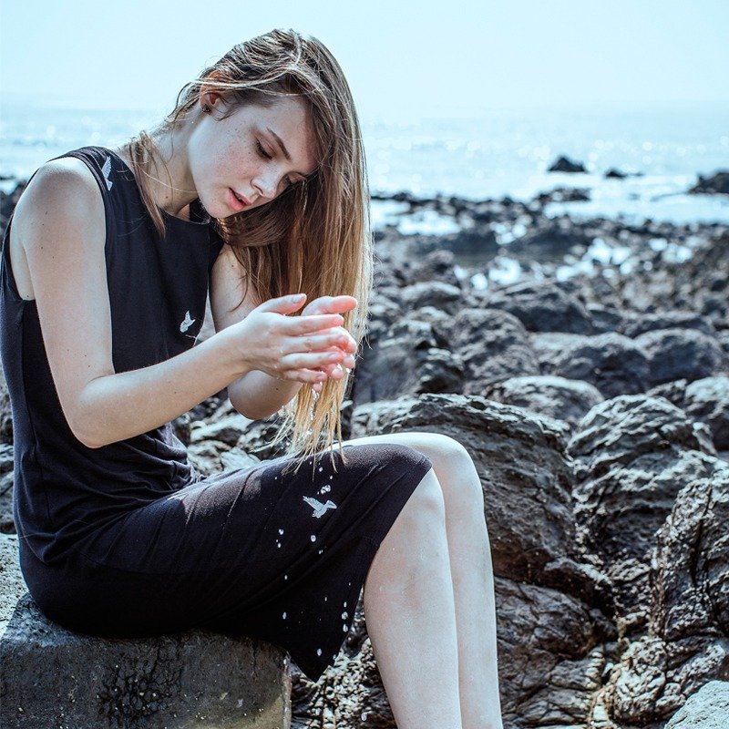 LLANO 少女派系列 白鸽时尚开叉无袖背心修身旗袍连衣裙 黑色长裙 M码 - 裙子 - 其他材质 黑色