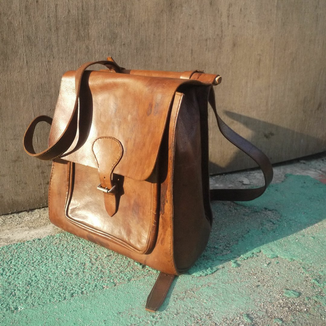 夕卡 Shika // Vintage bag 老件 古董 手工制作牛皮包 {A4-015} - 后背包/双肩包 - 其他材质 咖啡色