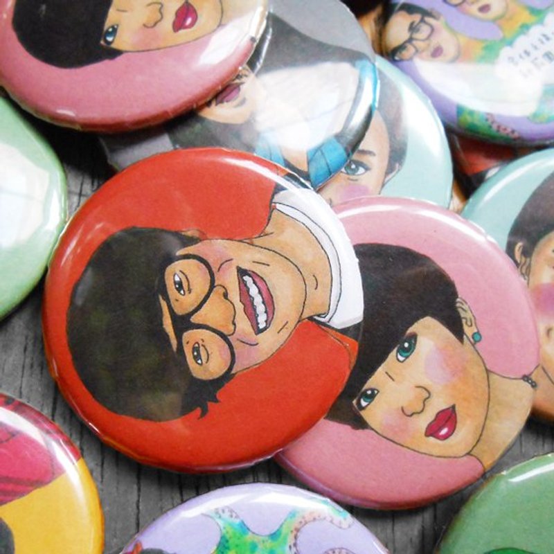 台湾好声音圆圆胸针 (5款) - 胸针 - 塑料 多色