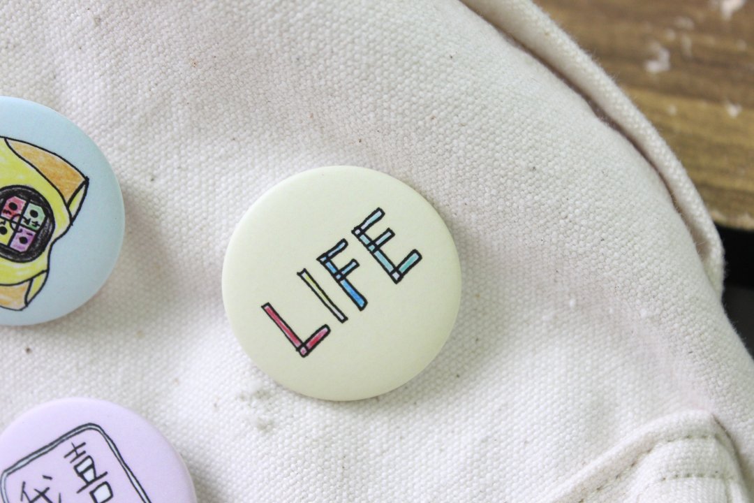 LIFE / 徽章 - 徽章/别针 - 纸 黄色