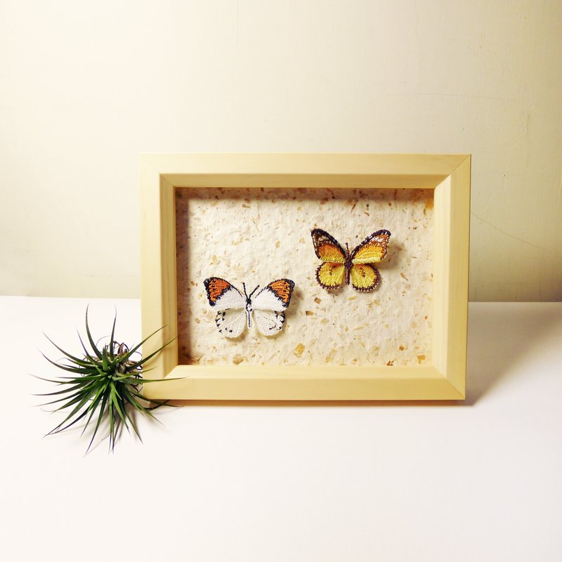 ［织林］刺绣蝴蝶。小相框 / 小型蝴蝶 x2 - 摆饰 - 绣线 多色