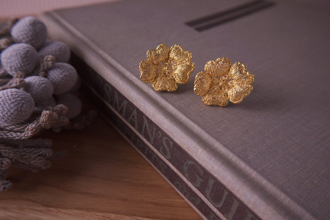 礼物_法式蕾丝花耳环  纯铜/镀金  Choccy - 耳环/耳夹 - 其他金属 金色