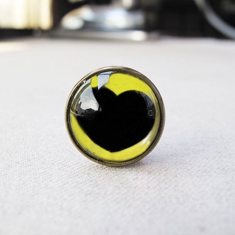 圆形耳夹耳针 - 我的心跟着你总是不在教室里(黄底黑心) - 耳环/耳夹 - 其他金属 黄色