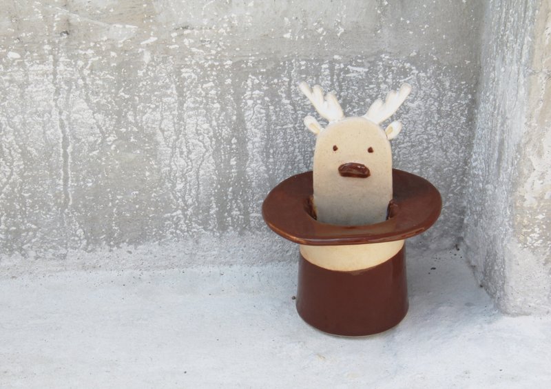 魔术师帽系列 - 驯鹿【L】 (咬一口与圆弧帽设计) - 花瓶/陶器 - 其他材质 咖啡色