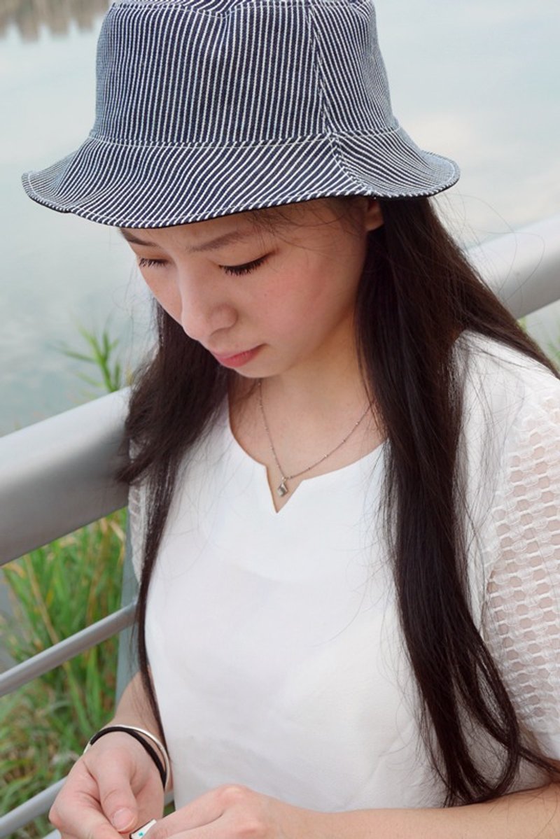 Bucute 轻旅行 双用渔夫帽-黑白线条/全球限量/独家发售/手工制作/ - 帽子 - 其他材质 黑色