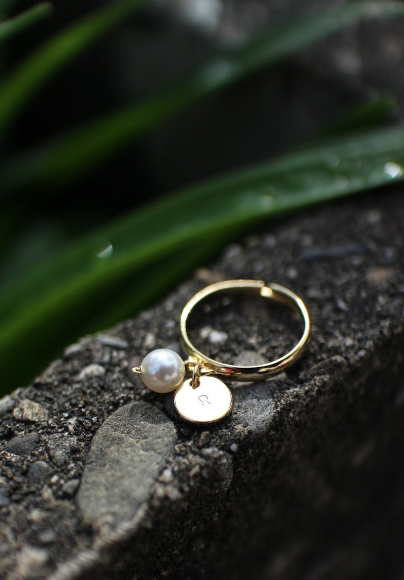 六月诞生石-典雅珍珠initial打印16K金圆牌戒指-单圆牌+珍珠 - 其他 - 珍珠 金色