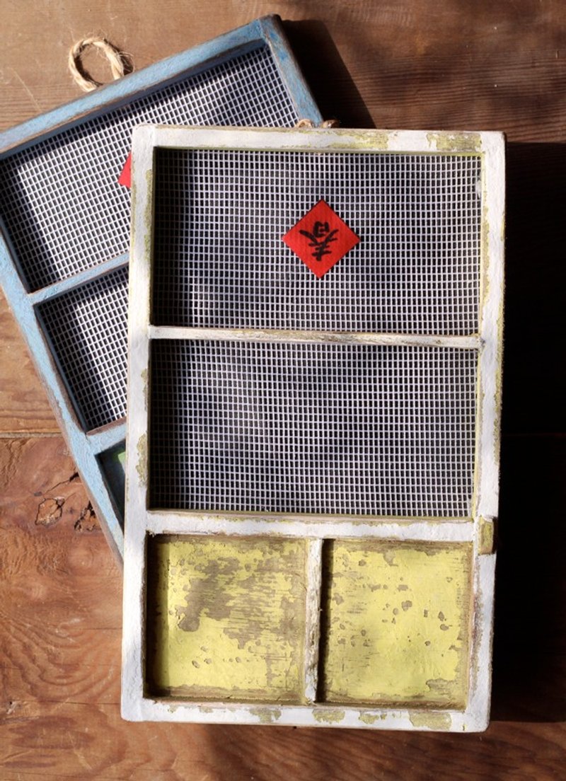 老纱窗木门 〒 挂饰/明信片 - 摆饰 - 木头 黄色