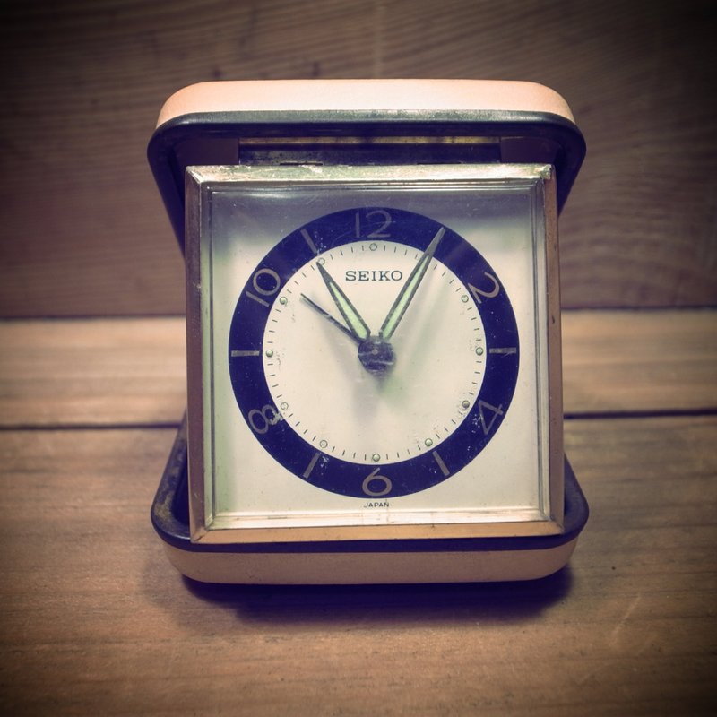 [ 老骨头 ] 早期 日制 奶油白 SEIKO 精工 机械式 发条 旅行闹钟 VINTAGE 古董 旅行钟 随身钟 - 时钟/闹钟 - 其他金属 白色