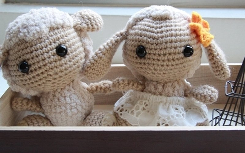 【布。棉花】新人毛线娃娃, 羊咩咩新人娃娃, 新婚礼物, 婚礼小物(1对) - 玩偶/公仔 - 其他材质 白色