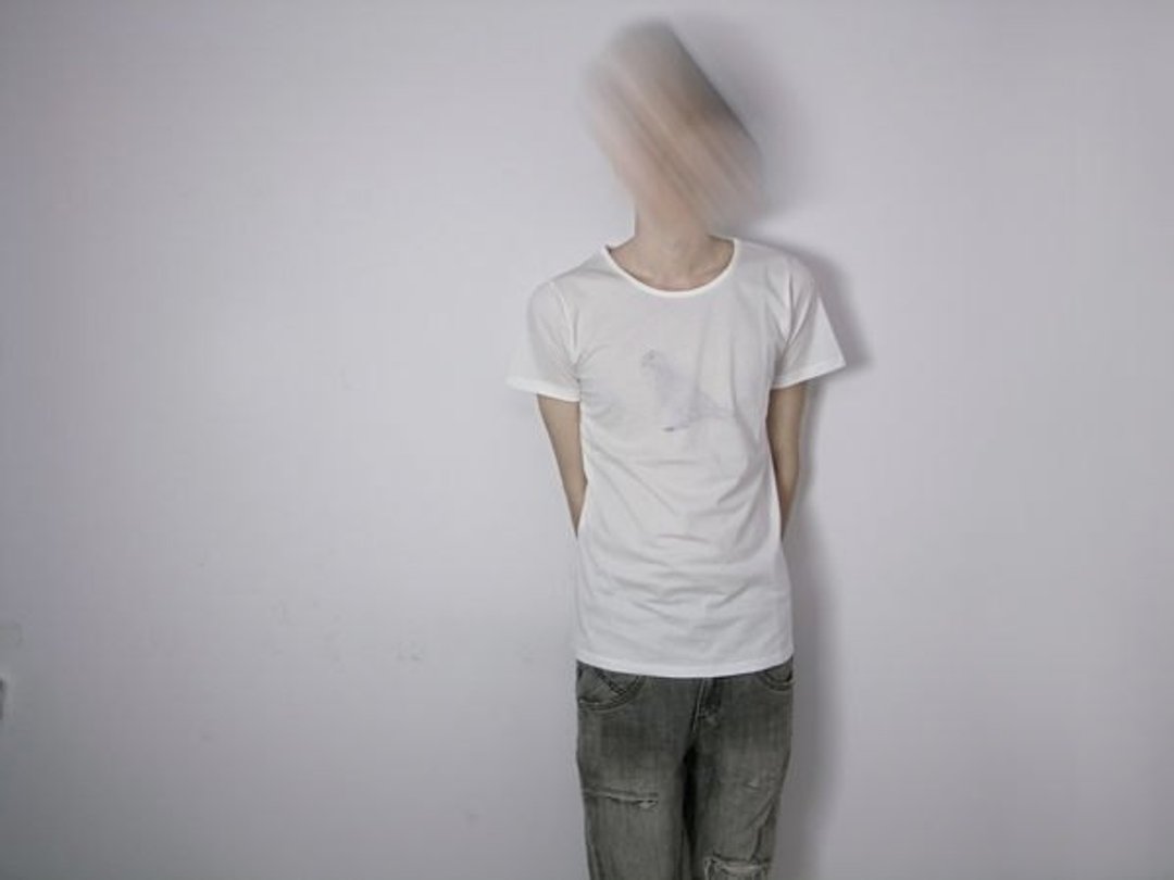 I . A . N Design   白鸽  有机棉短袖T Organic Cotton - 中性连帽卫衣/T 恤 - 棉 白色