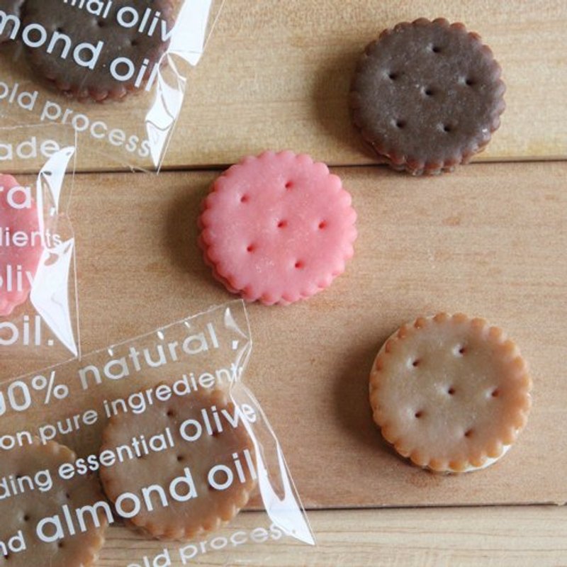 小麦胚芽夹心饼干 手工皂 - 香薰/精油/线香 - 植物．花 咖啡色