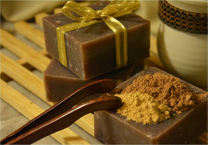 [Savon Beauté-莎媞作坊]何首乌人蔘洗发皂(起泡力佳,柔软,蓬松不黏腻) - 洗发用品 - 植物．花 咖啡色