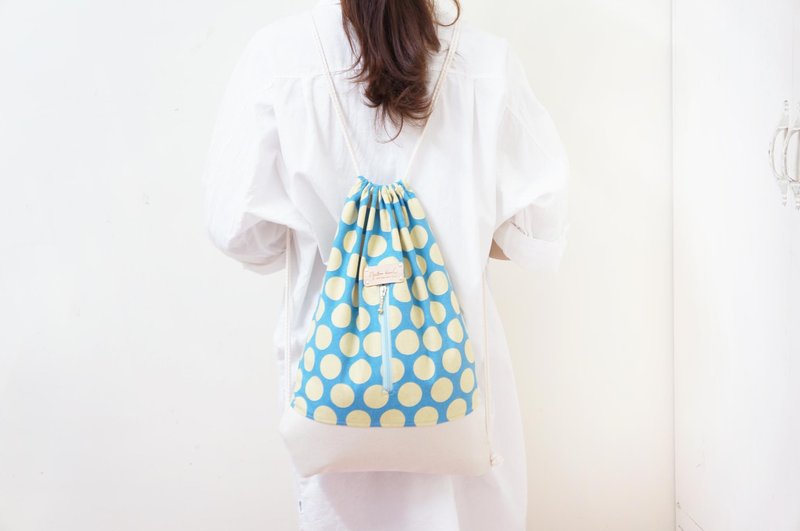 可人儿后背束口包 | 蜡笔色点点 / 最后一个 - 束口袋双肩包 - 其他材质 多色