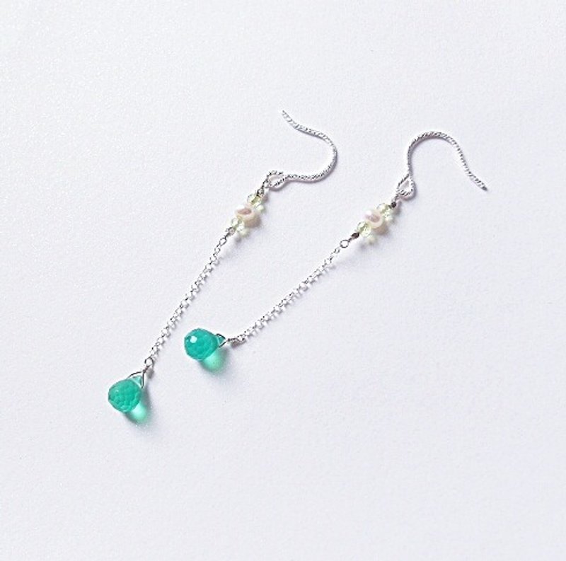 古典缕丝水滴绿玉髓925纯银耳环 浓郁祖母绿色 水嫩晶透 天然淡水珍珠 送礼 天然石 轻珠宝 气质 - 耳环/耳夹 - 宝石 绿色