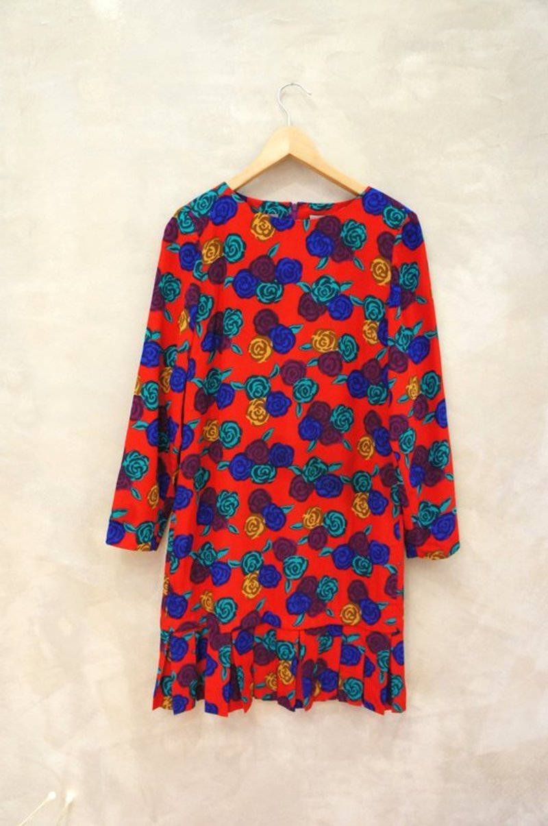 长袖彩色手绘式 玫瑰花图 百褶裙摆 古着风洋装 - 洋装/连衣裙 - 棉．麻 红色