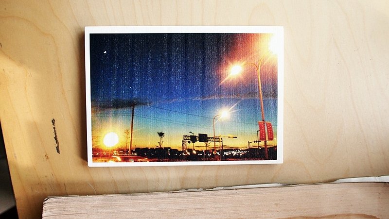 OldNew Lady-摄影明信片【堤顶夜景】 C9 - 卡片/明信片 - 纸 蓝色