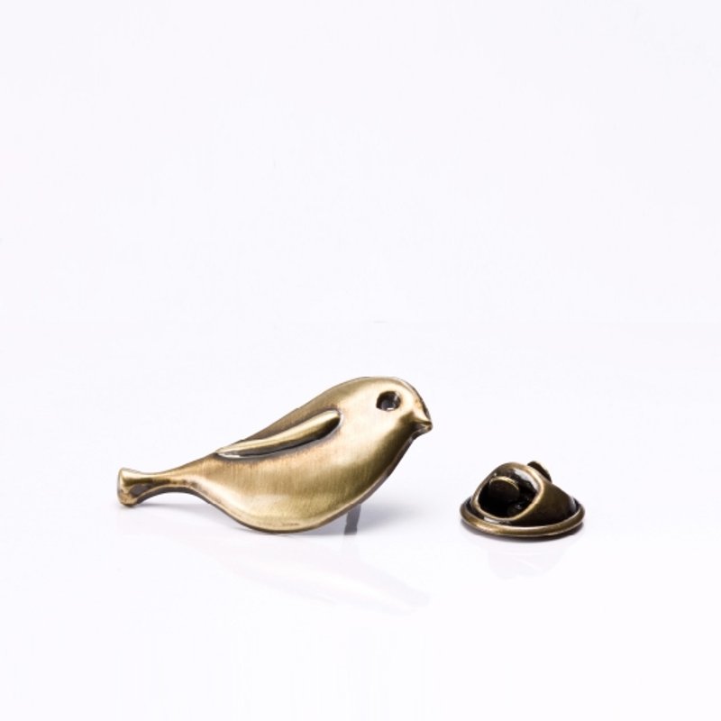 圣诞交换礼物。法式别针。限量饰品。生日礼物。女生礼物。定情礼物。浪漫巴黎。布袋鸟别针 / 青古色 Brooch - 胸针 - 其他金属 金色