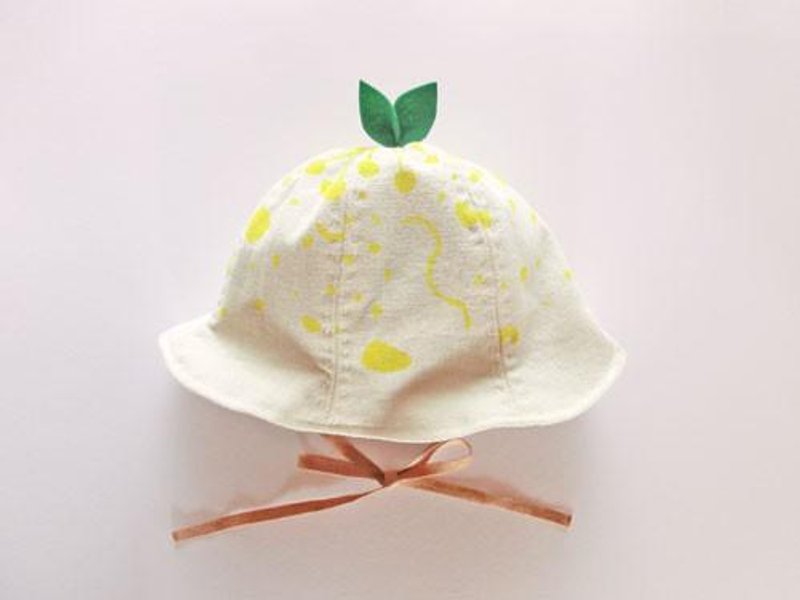 Grow Up! Leaf Hat / Leaves and Nutrients - 围嘴/口水巾 - 棉．麻 白色