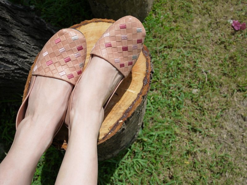 【老砖味】真皮刺绣压纹便鞋(粉肤色) - 男女凉鞋 - 绣线 粉红色