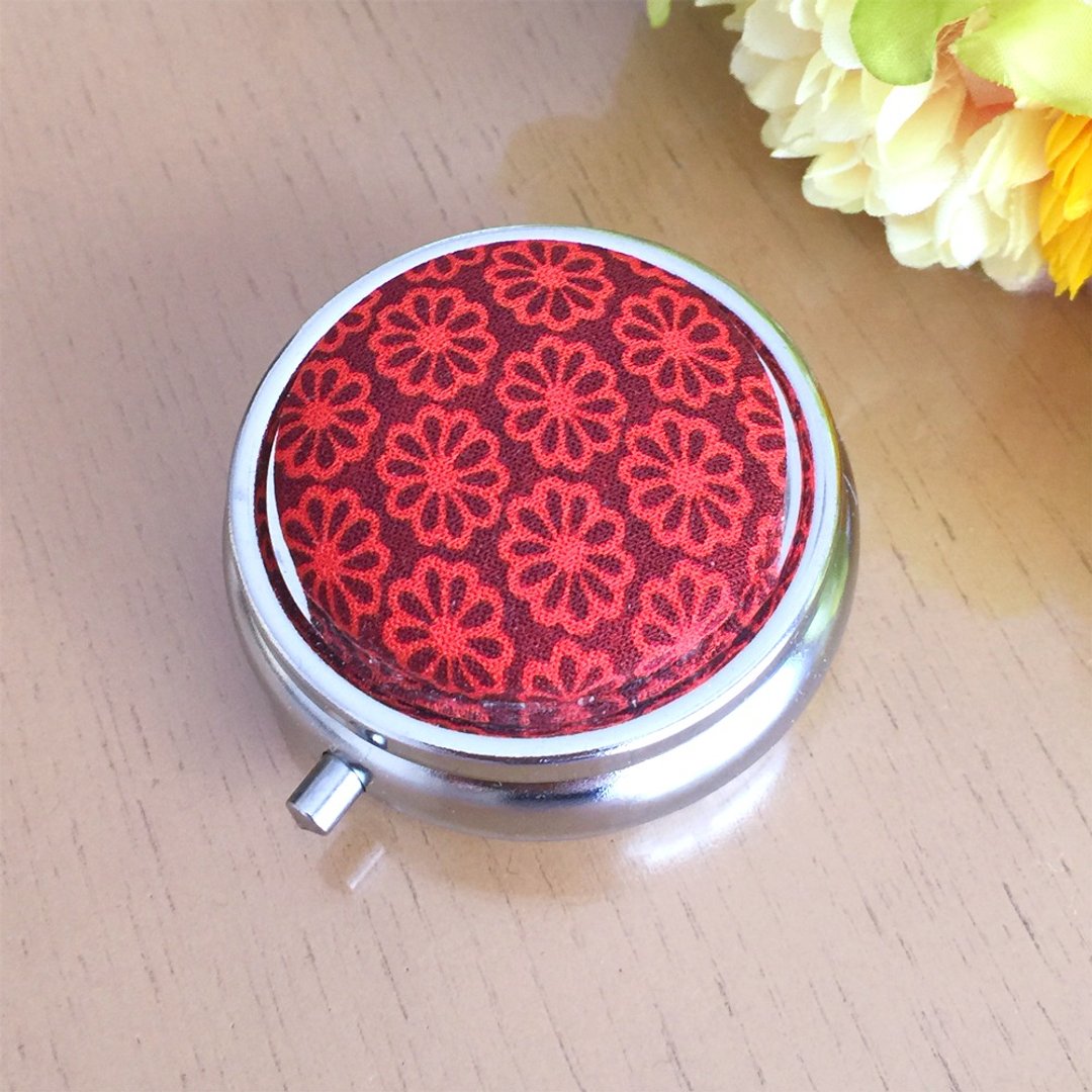 Pillbox with Japanese Traditional pattern, Kimono - 其他 - 其他金属 红色