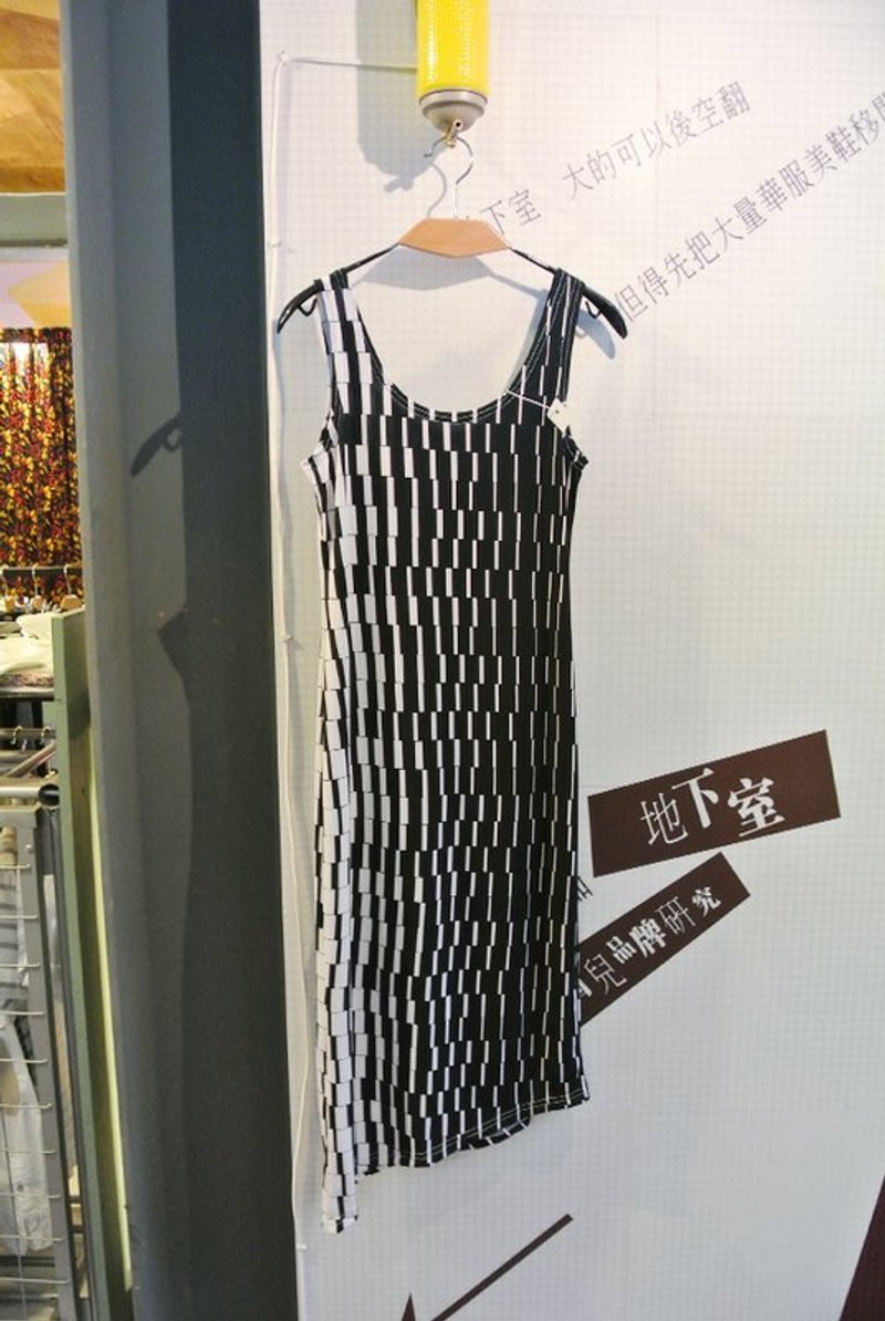 不拉风不要钱，巴黎铁塔斜一边 - 其他 - 其他材质 黑色