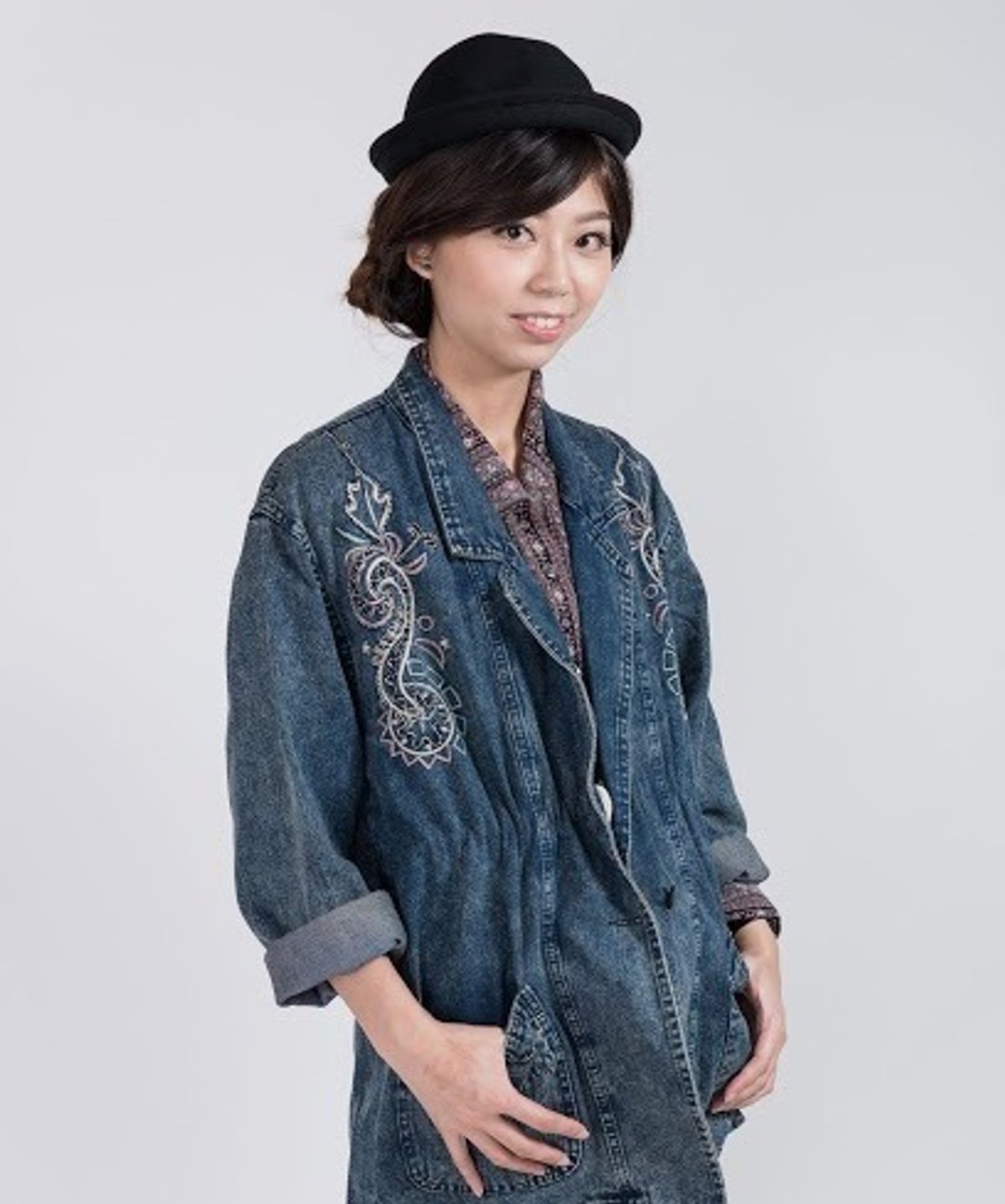 古着牛仔外套_/ 刺绣雕花 / 男女皆可 - 女装休闲/机能外套 - 其他材质 蓝色
