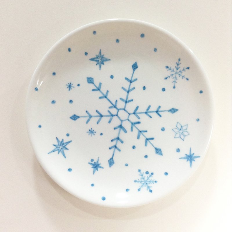 雪花片片/粉蓝 - 【无现货】圣诞手绘6寸蛋糕盘【圣诞节/圣诞礼物/交换礼物】 - 浅碟/小碟子 - 瓷 蓝色