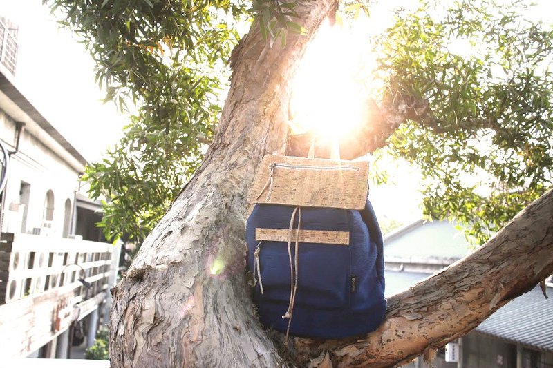 老妈手中线 // 手作木质纹缇花随行背包_水纹蓝 - 后背包/双肩包 - 棉．麻 蓝色