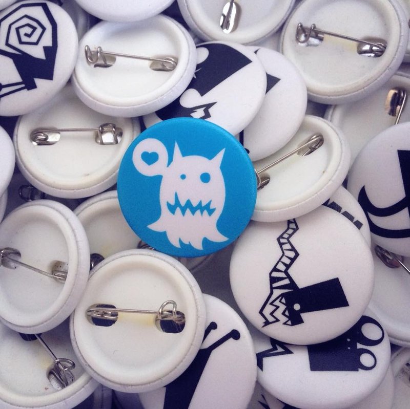 JokerMan-FunLife彩色动物字母小徽章-No.00 小鬼 - 徽章/别针 - 塑料 多色