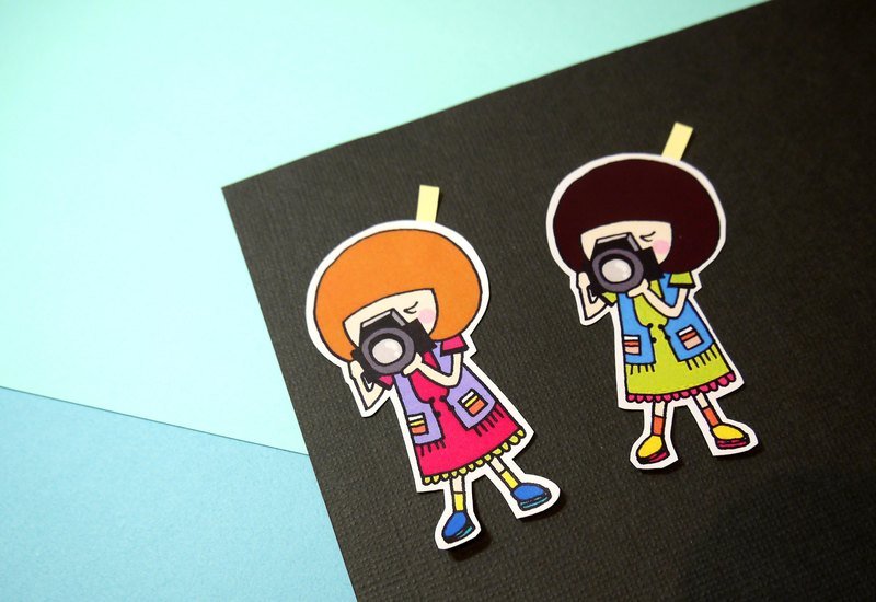 大尺寸_身边就有系列*  2个单眼文青少女 - 贴纸 - 纸 多色