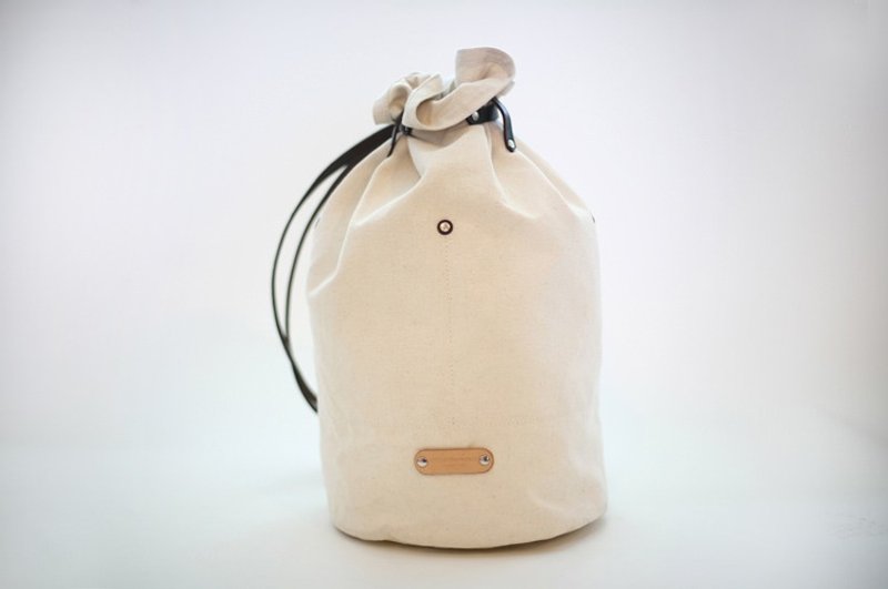 joydivision vintage 帆布背包 真皮肩带 简约挎包 骑行包 经典水桶包 - 侧背包/斜挎包 - 棉．麻 白色