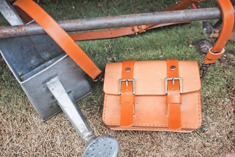 壹佰％手缝皮革学院包。全手工真皮制作 - 其他 - 真皮 卡其色