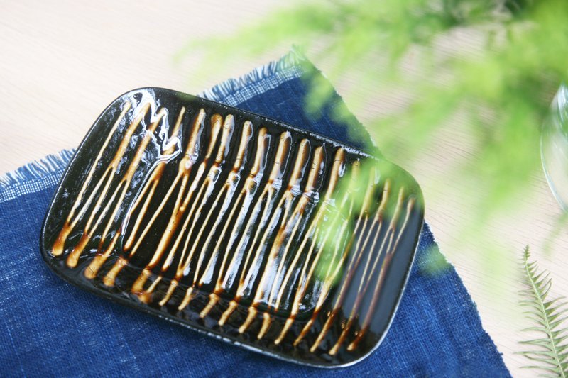 BLUT'S 六鲁 大阪烧美乃滋盘 - 盘子/餐盘/盘架 - 陶 咖啡色