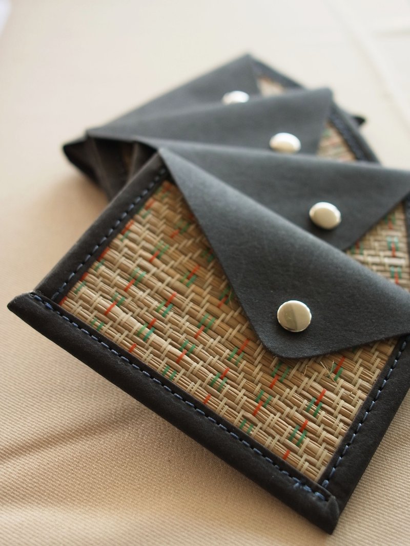 名片夹/票卡夹 - 蔺草 水洗牛皮纸 - 名片夹/名片盒 - 纸 黑色