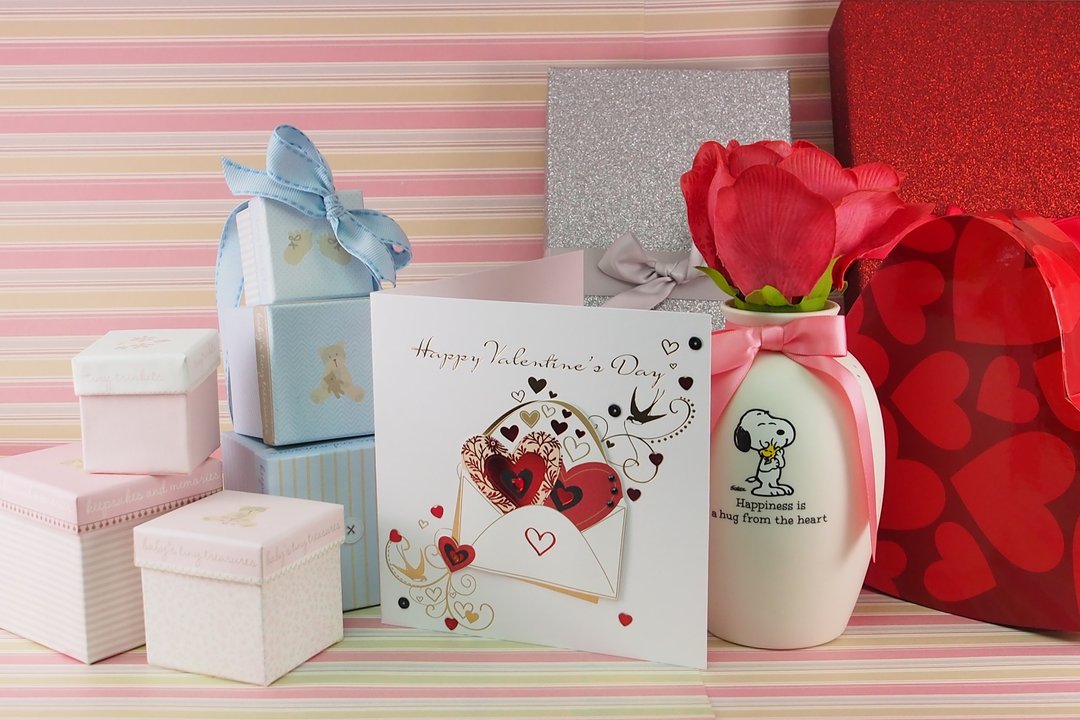 我在爱的信封里装了充满爱与祝福  ｜UK 情人卡片 爱 心动 love｜ - 卡片/明信片 - 纸 白色