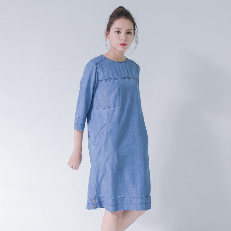 SUMI Denim 后领口压扣牛仔洋装_5AF102_牛仔蓝 - 裙子 - 棉．麻 蓝色