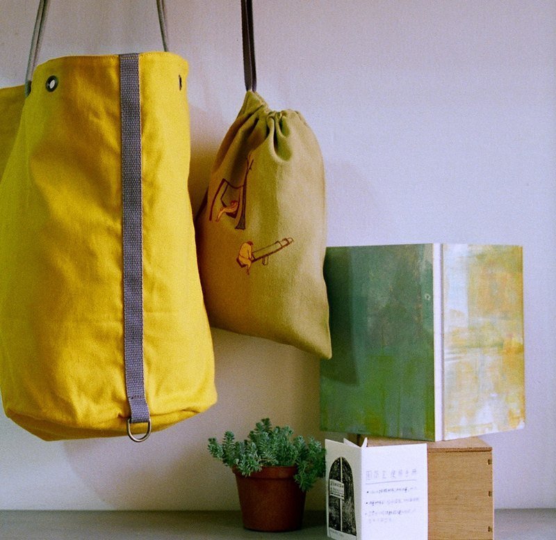 黄色双面帆布圆筒包 - Gift Set [B] - 侧背包/斜挎包 - 其他材质 黄色
