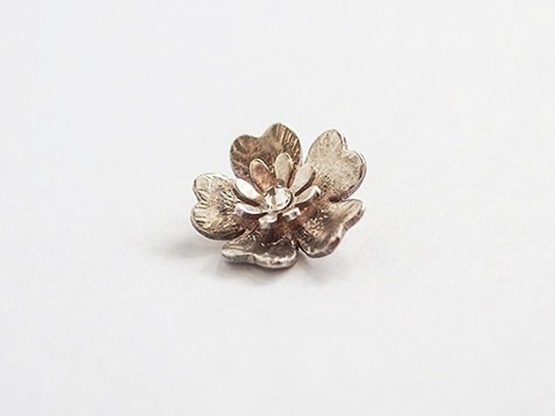 绽放 纯银花朵项链 山樱花 - 项链 - 其他金属 白色