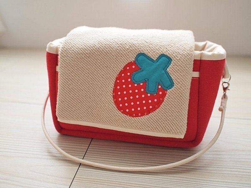 hairmo。草莓前口相机包(红)手提款-可装EP.GF.NEX - 相机包/相机袋 - 其他材质 红色