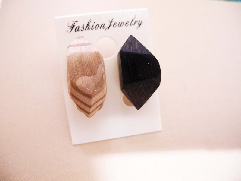 钻石原木耳环 - 耳环/耳夹 - 木头 卡其色